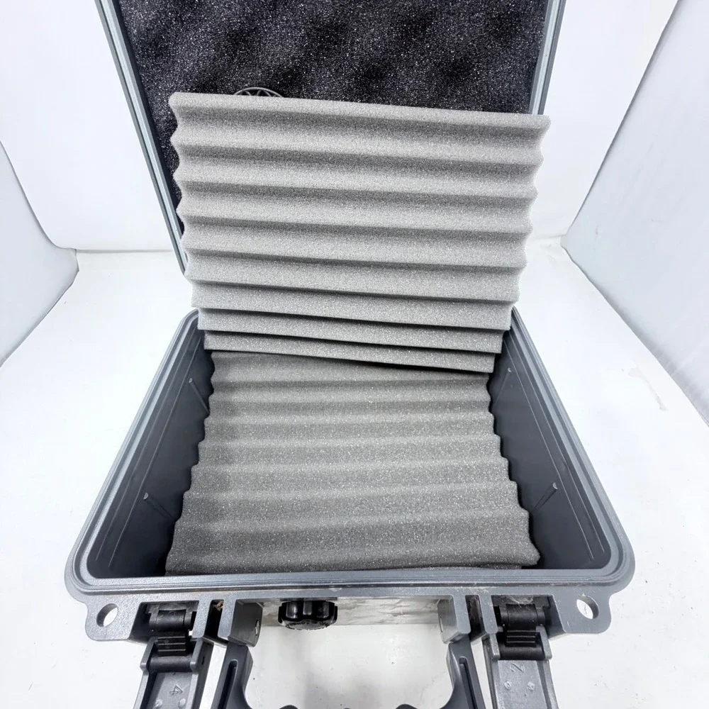 VTG OtterBox Cigar Caddy 5200 Travel Humidor Case Waterproof Crushproof Black